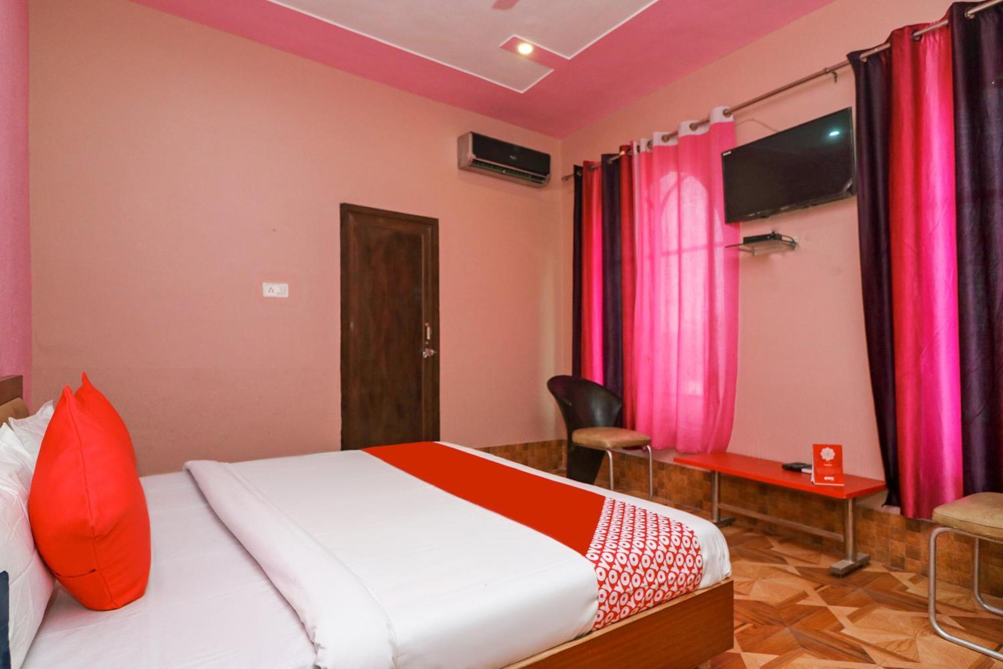 Hotel Collection O Raj Mahal Hisār Esterno foto