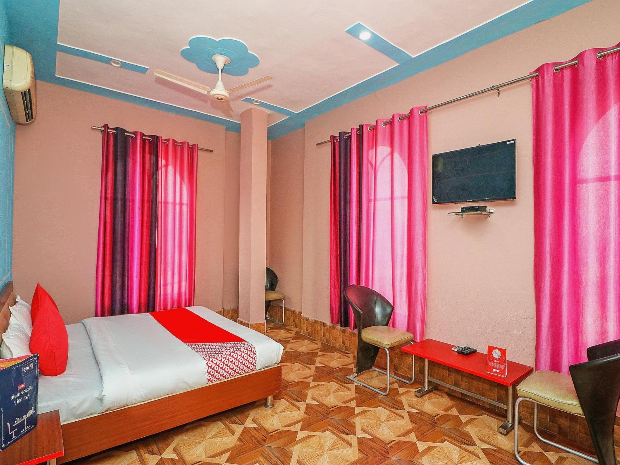Hotel Collection O Raj Mahal Hisār Esterno foto